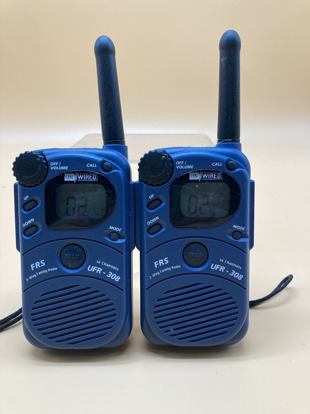 Unwired Walkie Talkie FRS 2-Way Family Radio (2) 14 Channel UFR-308 Tested WORKS